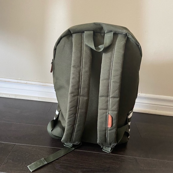 Herschel Backpack - Picture 2 of 2